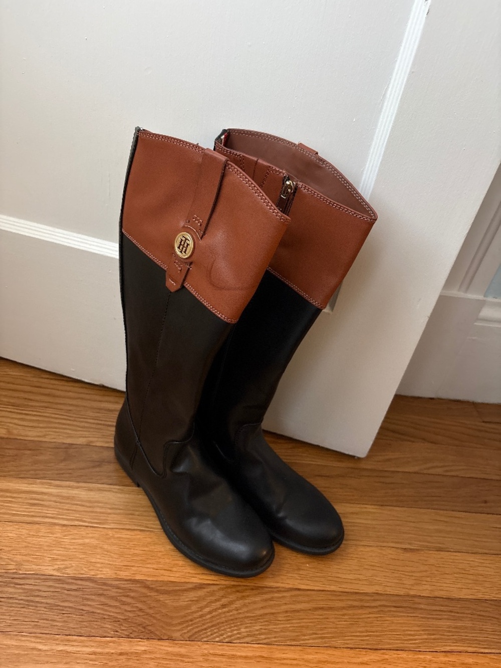 Tommy Hilfiger Shano Riding Boots, Black and Cognac, Sz 8, EUC